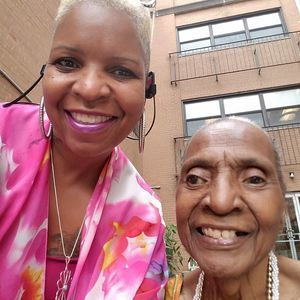 Meet your Posher, Traci